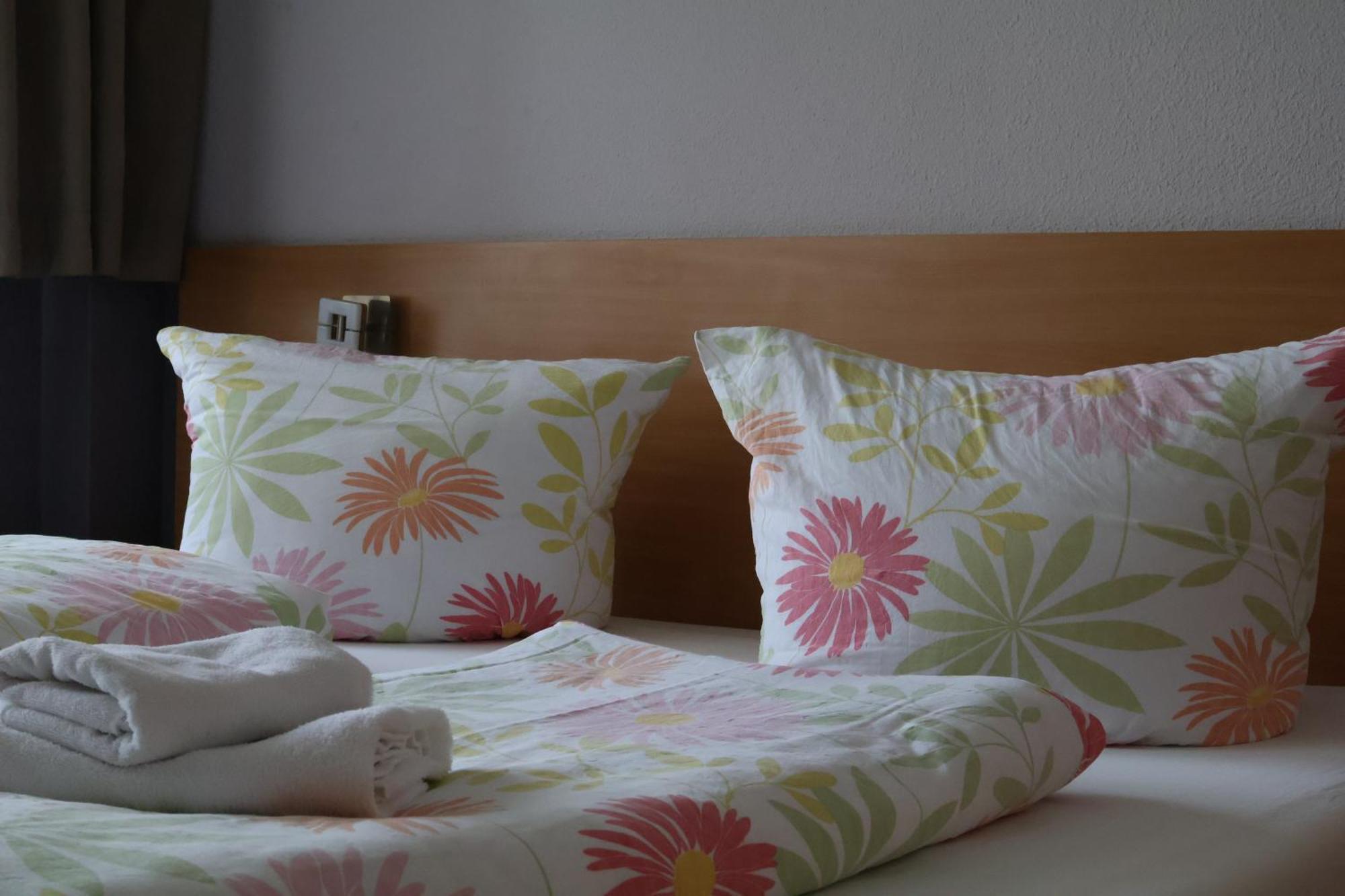 Hotel Carolaruh Бад Елстер Екстериор снимка